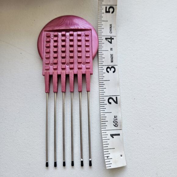 Vintage Mebco Hair Pick Pink Hair Lift - Picture 3 of 3
